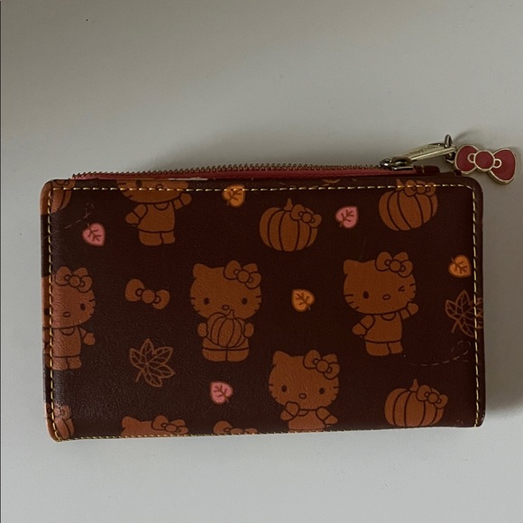 Sanrio x Loungefly Hello Kitty Pumpkin Spice All Over Print Flap Wallet - Picture 2 of 3